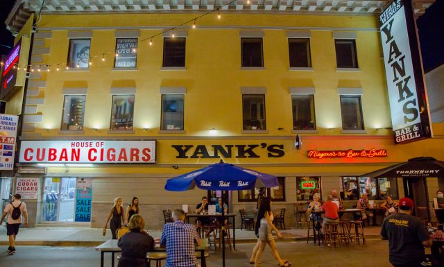 Yank’s Old Niagara Bar & Grill